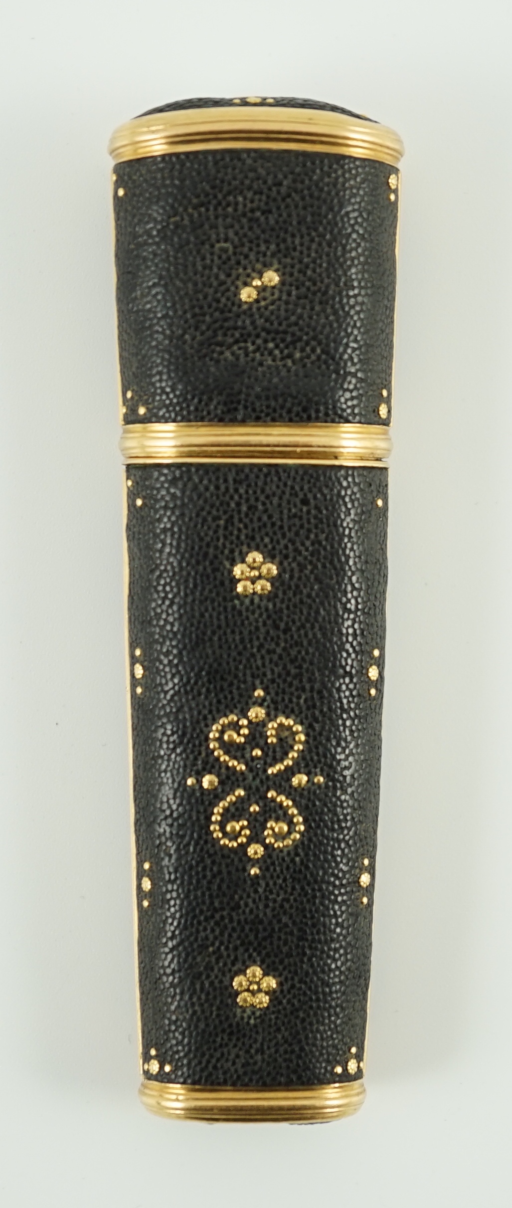 A George III gold mounted piqué work etui